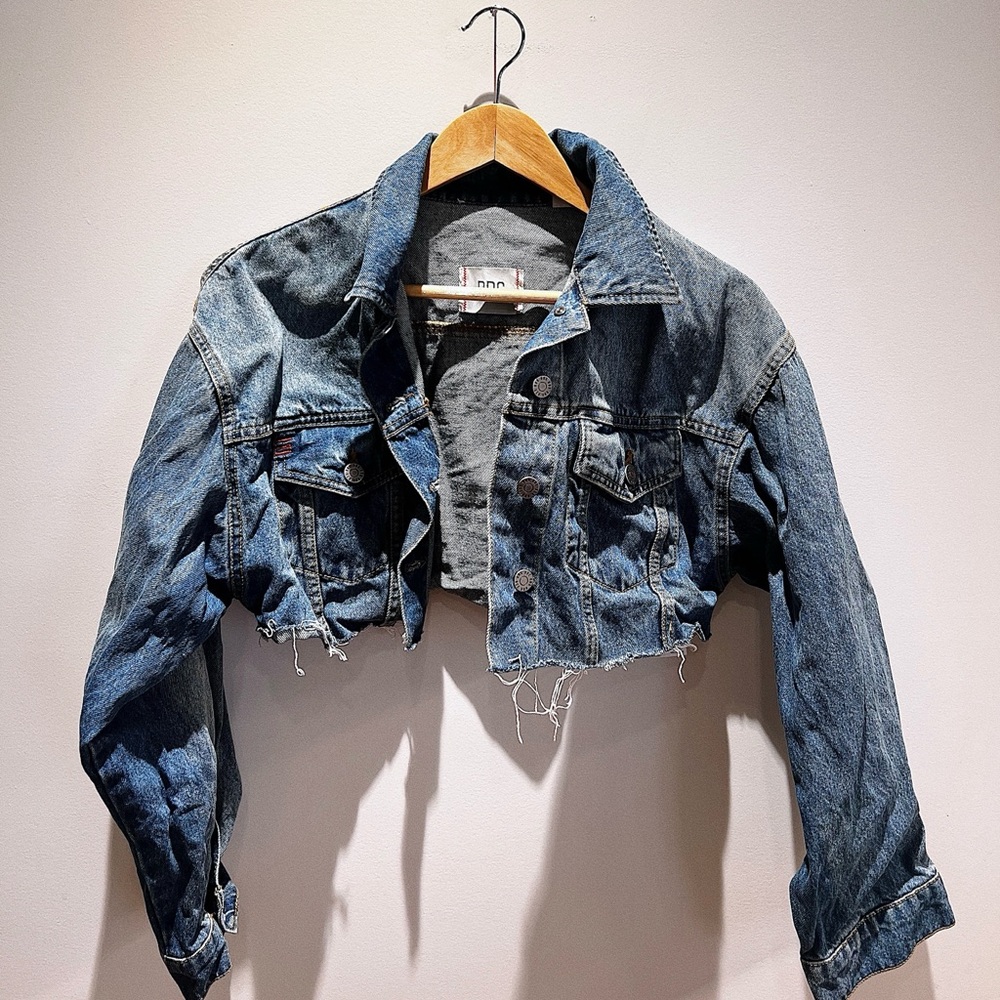 SOLD 🚫 BDG by Urban Outfitters cropped denim jacket